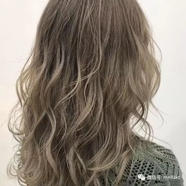 染發(fā)最新潮色，展現(xiàn)變化之美，自信之源