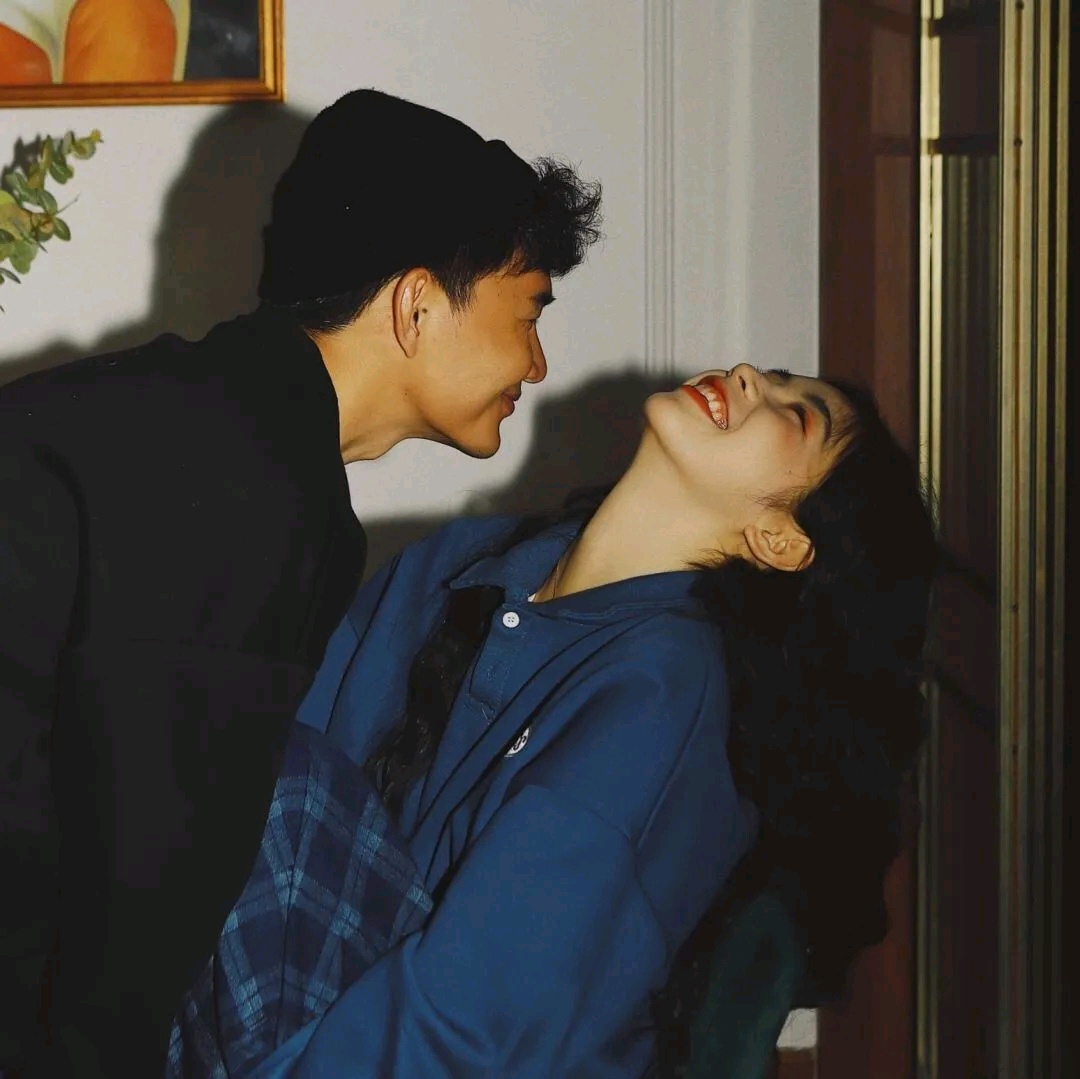 最新情侶頭像bkpp,最新情侶頭像BKPP，小巷中的浪漫邂逅