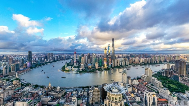 上海最新進(jìn)出動(dòng)態(tài)，時(shí)代脈搏與全球目光聚焦之地