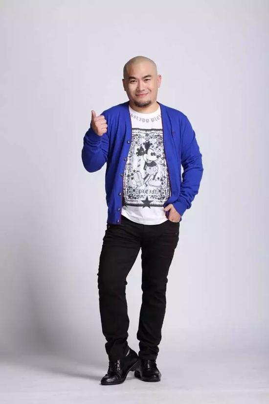 演員張強(qiáng)，演藝之路的璀璨之星閃耀之旅