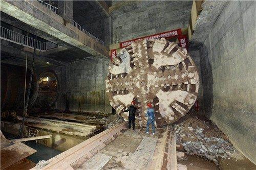 長沙地鐵9號線最新站點揭秘，探索小巷特色小店的地鐵之旅！