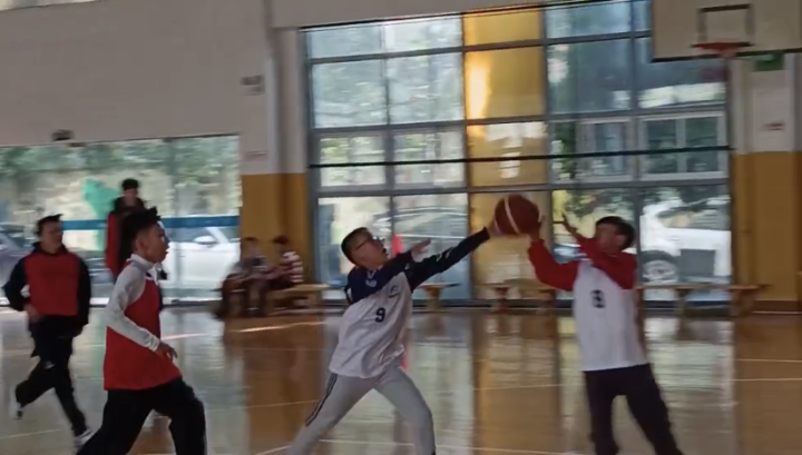 籃球比賽的精彩瞬間與感受分享