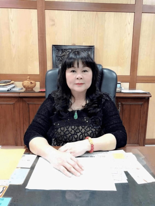 演員王秀月的彩色日常風(fēng)采