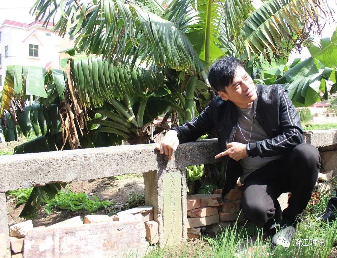 演員秋月，演藝之路的閃耀之星