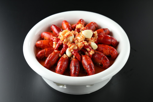 榮小榮最新,榮小榮最新，深度解析其現(xiàn)象與觀點