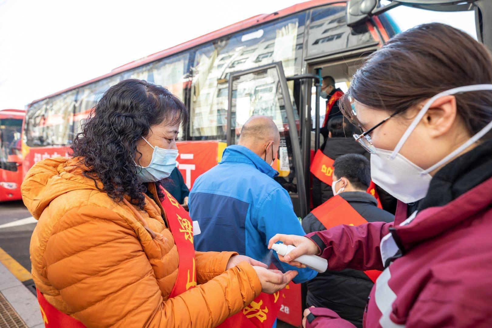 北京男護工薪資行情揭秘，變化中的機遇，學(xué)習(xí)與自信的力量提升薪資水平