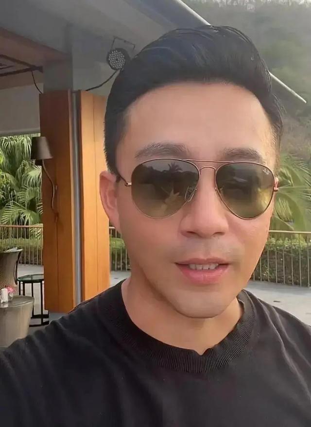 “最新夫妻動態(tài)”,最新夫妻動態(tài)，小巷深處的特色小店探秘