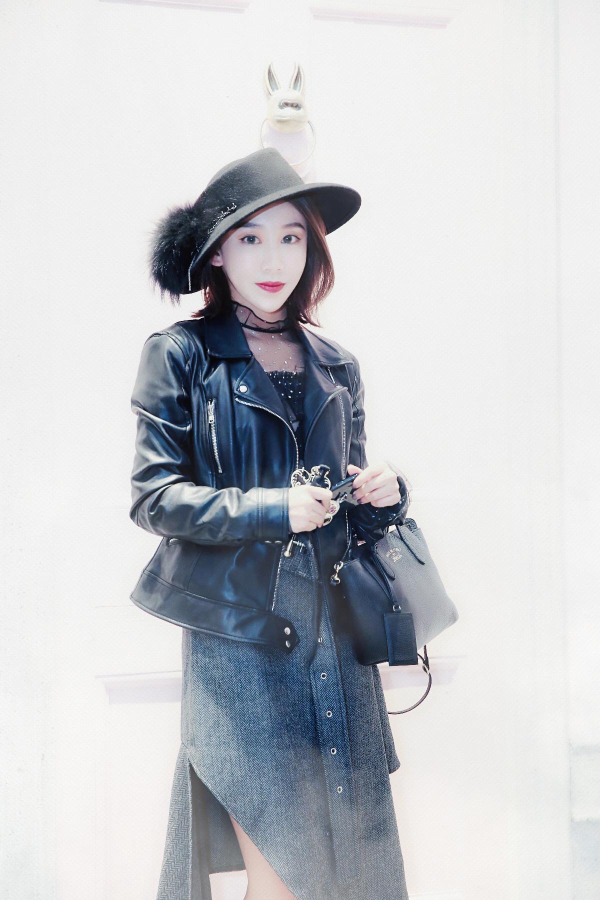 王怡演員的高科技之旅，未來(lái)科技產(chǎn)品的魅力盛宴