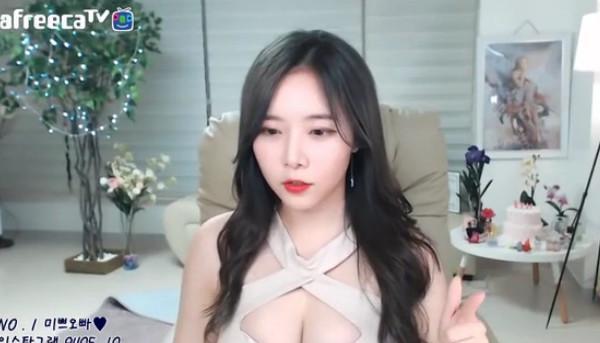 韓國(guó)女主播直播軟件的變革之路，學(xué)習(xí)、自信與成就的力量