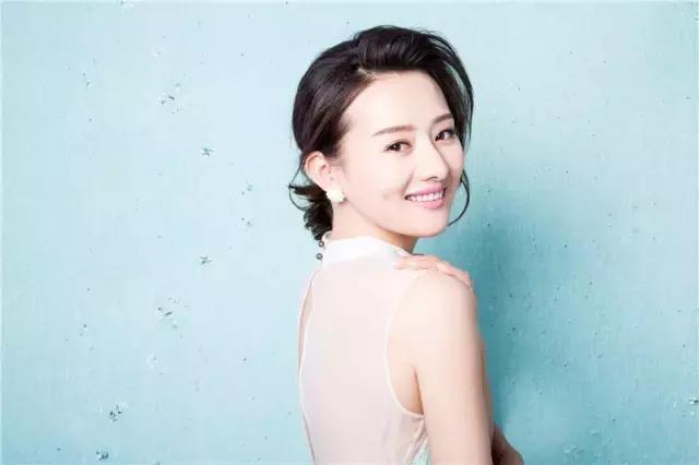 演員王靖云簡介，星光小巷與隱藏小店的神秘魅力