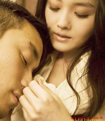 情感與欲望的交織之旅，最新刺激床戲獨家呈現(xiàn)